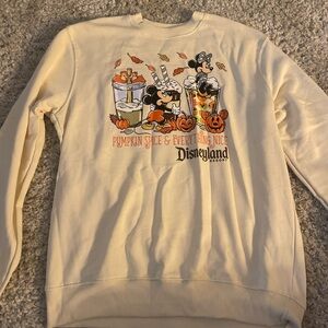 Disney Resort Parks 2025 exclusive Halloween cream sweatshirt size M